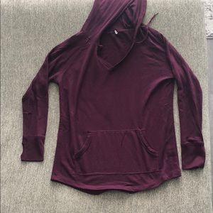 Athleisure top with thumb holes